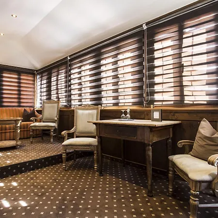 Hotel Meiser Altstadt 4*