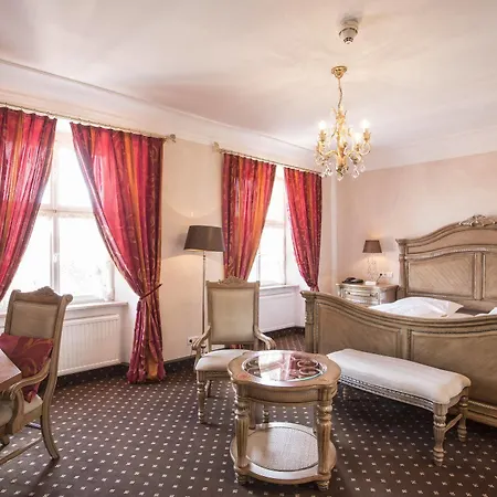 Meiser Altstadt Hotel 4*