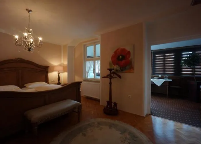 Meiser Altstadt 4* 丁克尔斯比尔