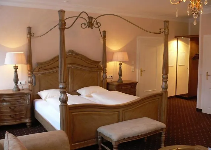 Meiser Altstadt 4* 丁克尔斯比尔