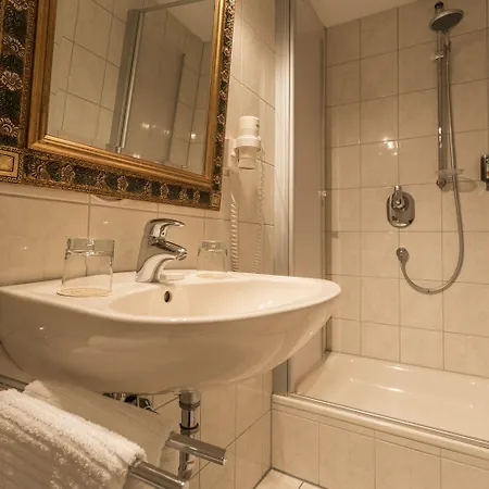 Hotel Meiser Altstadt 4*