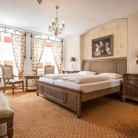 Отель Meiser Altstadt 4*