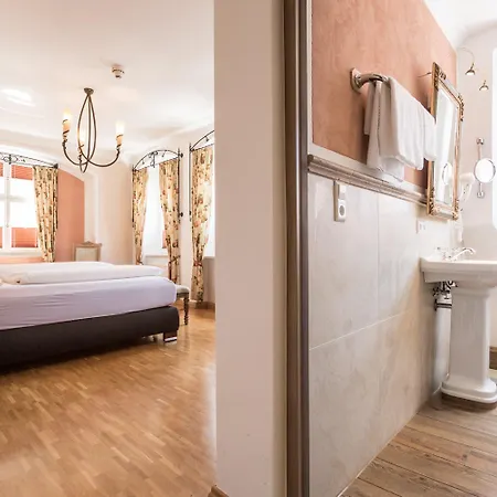 Hotel Meiser Altstadt 4*