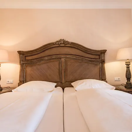 Meiser Altstadt Отель 4*