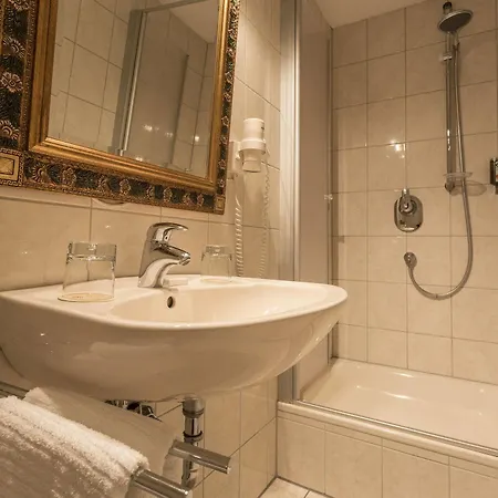 Meiser Altstadt Hotel 4*